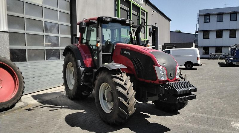 Valtra T153 Versu - Tractor agricol: Foto 3 Valtra T153 Versu - Tractor agricol: Foto 3