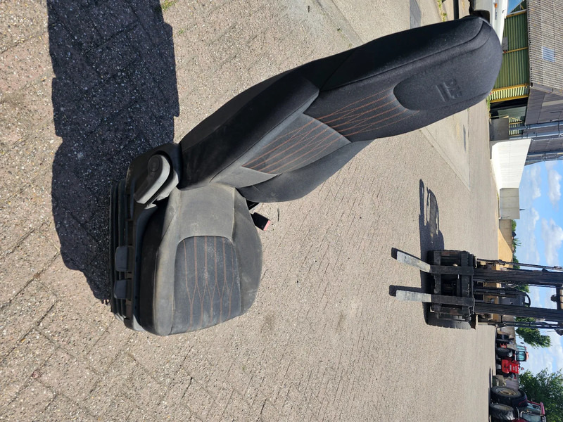 DAF LF 2020 - Bijrijderstoel - Scaun pentru Camion: Foto 4 DAF LF 2020 - Bijrijderstoel - Scaun pentru Camion: Foto 4