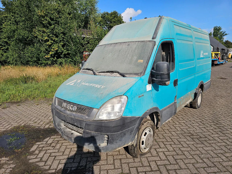 Iveco Daily 35C15V Daily 35C15V - Automobil: Foto 1 Iveco Daily 35C15V Daily 35C15V - Automobil: Foto 1