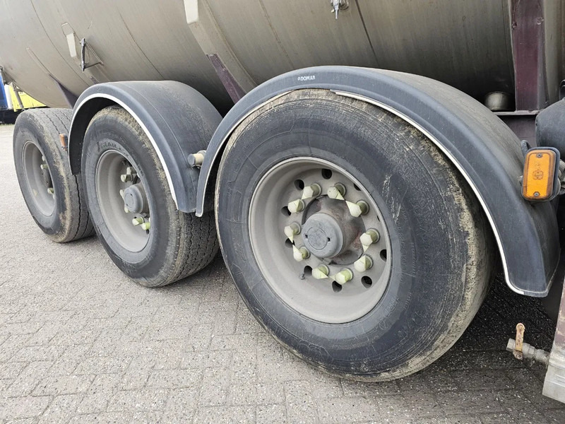 Semiremorcă cisternă Magyar RVS - INOX - 38.5 M3- 7 Comp.: Foto 9 Semiremorcă cisternă Magyar RVS - INOX - 38.5 M3- 7 Comp.: Foto 9