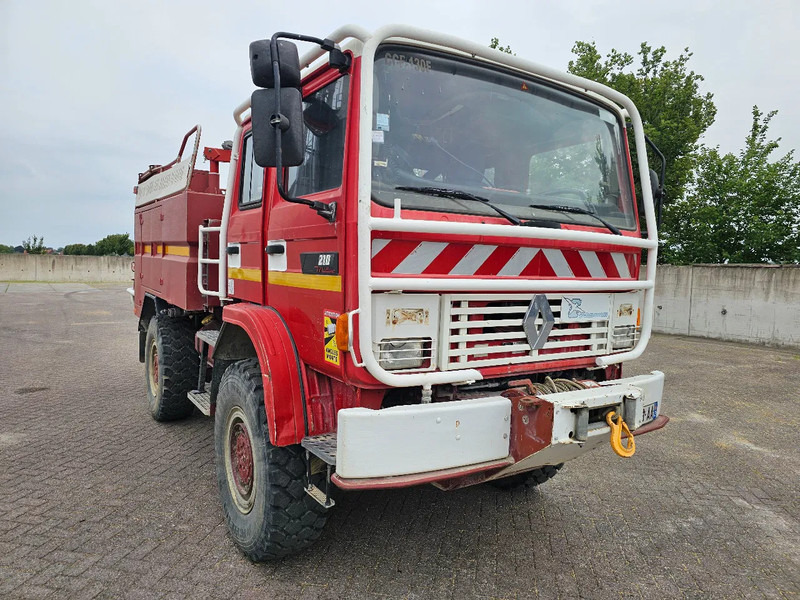 Renault M210 4x4 - Arbois 3500L - Autospeciala de stins incendii: Foto 3 Renault M210 4x4 - Arbois 3500L - Autospeciala de stins incendii: Foto 3