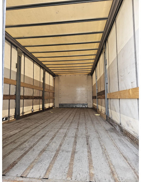 Camion cu prelată Renault Premium 270 DXI - Manual: Foto 7