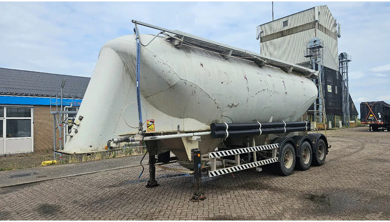 SPITZER Eurovrac Silo 43m3 - Semiremorcă cisternă: Foto 1 SPITZER Eurovrac Silo 43m3 - Semiremorcă cisternă: Foto 1