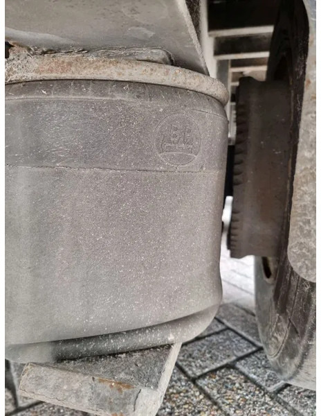 Remorcă platformă Van Hool 13.60 M LONG - 1 M HIGH - SUPER SINGLE TIRES - DRUM BRAKES: Foto 17 Remorcă platformă Van Hool 13.60 M LONG - 1 M HIGH - SUPER SINGLE TIRES - DRUM BRAKES: Foto 17