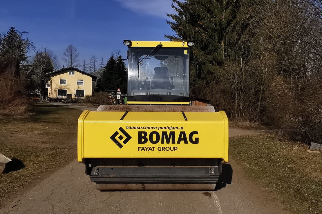 BOMAG BW 219 D-5 - Cilindru compactor: Foto 4 BOMAG BW 219 D-5 - Cilindru compactor: Foto 4