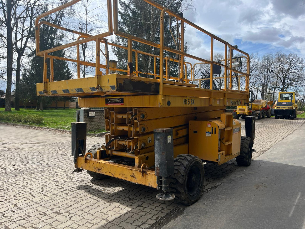 HAULOTTE H 15 SX - Autopropulsată platformă: Foto 5 HAULOTTE H 15 SX - Autopropulsată platformă: Foto 5