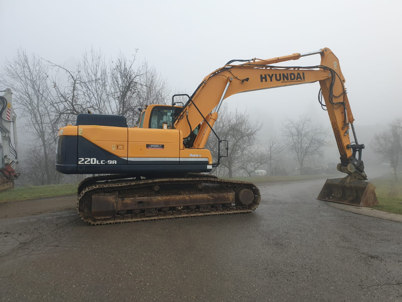 Hyundai R 220 LC-9A - Excavator pe şenile: Foto 2 Hyundai R 220 LC-9A - Excavator pe şenile: Foto 2