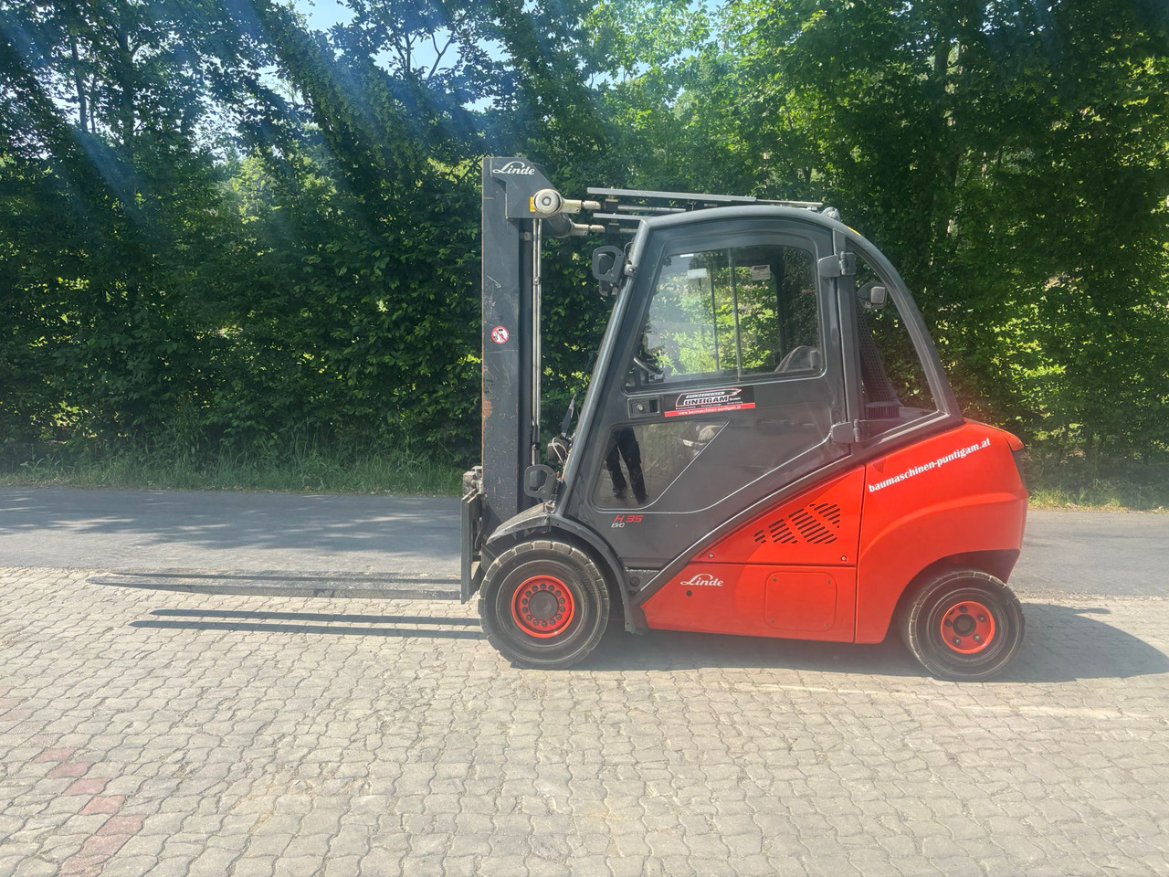 LINDE H 35 D-02 Triplex - Stivuitor diesel: Foto 1 LINDE H 35 D-02 Triplex - Stivuitor diesel: Foto 1