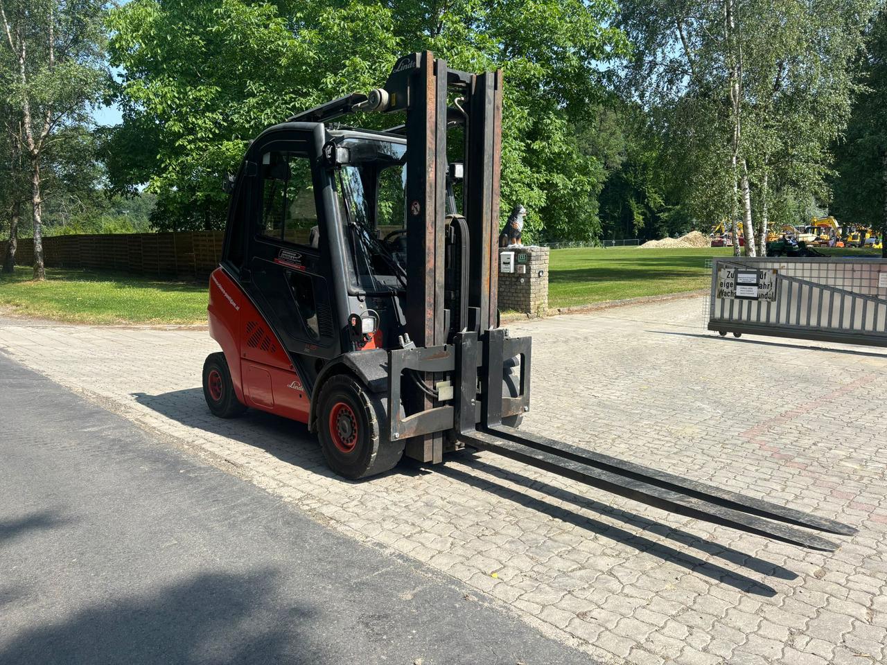 LINDE H 35 D-02 Triplex - Stivuitor diesel: Foto 4 LINDE H 35 D-02 Triplex - Stivuitor diesel: Foto 4