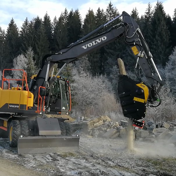 MB CRUSHER BF 70.2 S4 - Cupă pentru Excavator pe şenile: Foto 2 MB CRUSHER BF 70.2 S4 - Cupă pentru Excavator pe şenile: Foto 2