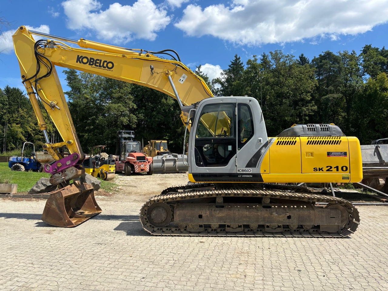 NEW HOLLAND Kobelco E 215 B - Excavator pe şenile: Foto 1 NEW HOLLAND Kobelco E 215 B - Excavator pe şenile: Foto 1