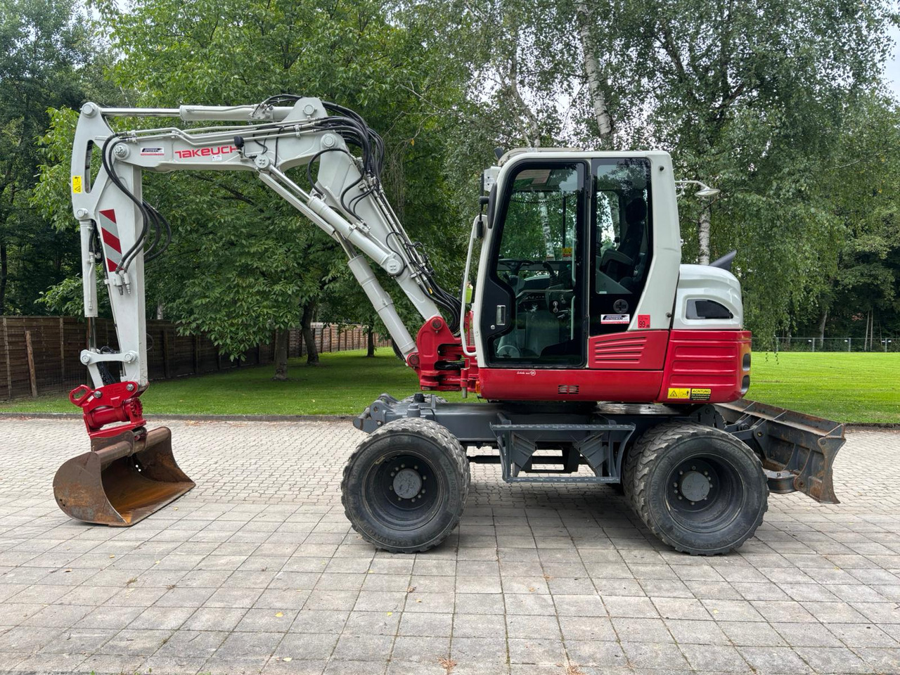 TAKEUCHI TB 295 W - Excavator pe roţi: Foto 1 TAKEUCHI TB 295 W - Excavator pe roţi: Foto 1