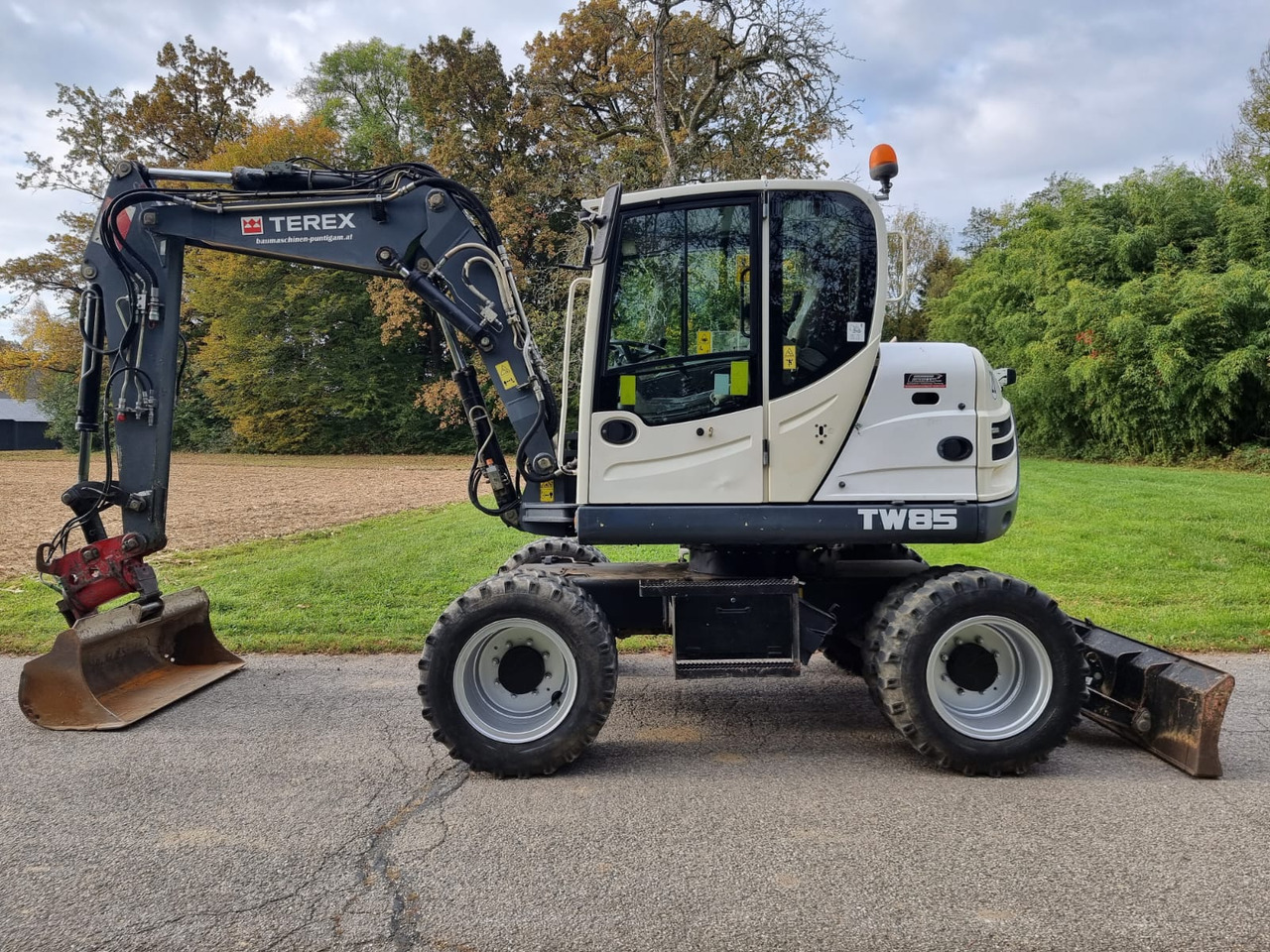 Terex TW 85 - Excavator pe roţi: Foto 1 Terex TW 85 - Excavator pe roţi: Foto 1