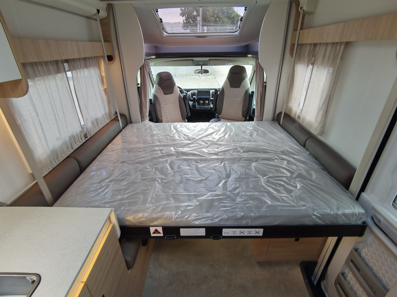 Autorulotă semi-integrată Chausson 640 ULTIMATE / -2026- / XX-HUBBETT / DRIVE-PAKET: Foto 20