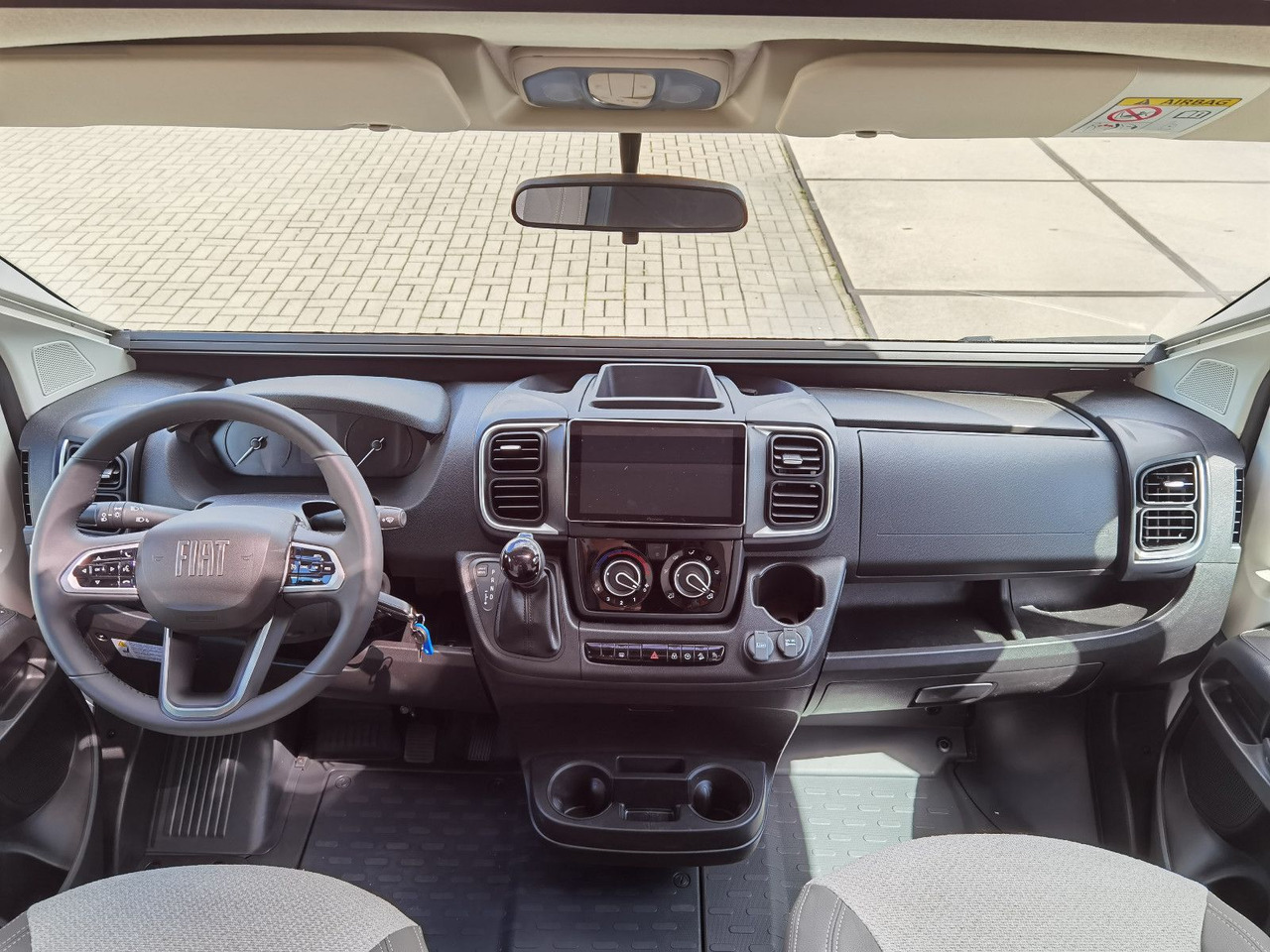 Autorulotă semi-integrată Chausson 640 ULTIMATE / -2026- / XX-HUBBETT / DRIVE-PAKET: Foto 12