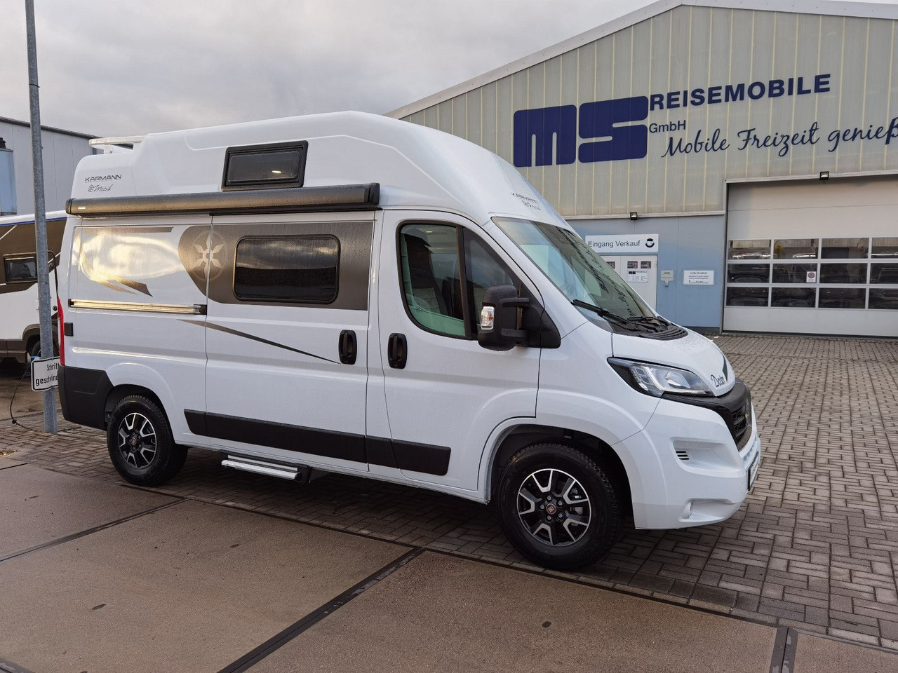 Karmann DEXTER 550 / 140PS / CONCEPT - PAKET & HUBBETT - Camper van: Foto 4 Karmann DEXTER 550 / 140PS / CONCEPT - PAKET & HUBBETT - Camper van: Foto 4