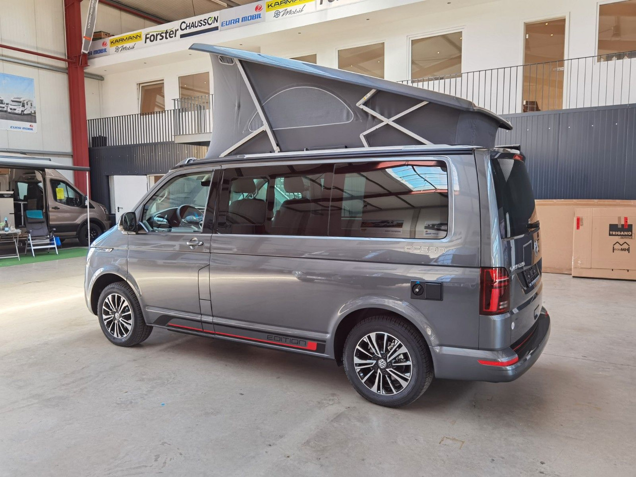 Volkswagen T6.1 CALIFORNIA OCEAN EDITION / DSG / NAVI / ACC - Transport persoane: Foto 5 Volkswagen T6.1 CALIFORNIA OCEAN EDITION / DSG / NAVI / ACC - Transport persoane: Foto 5
