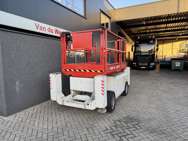 Genie GS 2668 RT Hoogwerker / Arbeitsbuhne 10mtr werkhoogte 4x4 kubota DIESEL 2010 - Platforma foarfeca: Foto 3 Genie GS 2668 RT Hoogwerker / Arbeitsbuhne 10mtr werkhoogte 4x4 kubota DIESEL 2010 - Platforma foarfeca: Foto 3