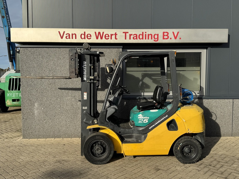 Komatsu FG25HT-16R Triplo 470 Freelift / Sideshift / Vorkversteller LPG 2008 - Stivuitor GPL: Foto 5 Komatsu FG25HT-16R Triplo 470 Freelift / Sideshift / Vorkversteller LPG 2008 - Stivuitor GPL: Foto 5