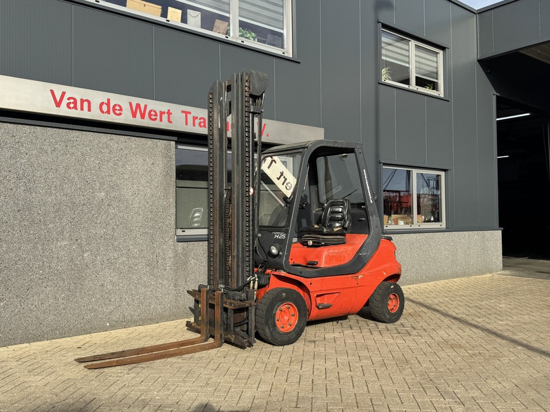 Linde H25D-02 Triplo 640 Freelift / Sideshift / 4e functie Diesel 1995 - Stivuitor diesel: Foto 2 Linde H25D-02 Triplo 640 Freelift / Sideshift / 4e functie Diesel 1995 - Stivuitor diesel: Foto 2