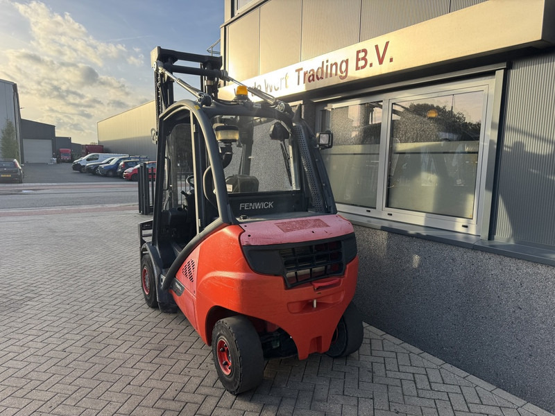 Linde H30D-02 Duplo 450 Sideshift / Vorkversteller VW Diesel 2014 - Stivuitor diesel: Foto 4 Linde H30D-02 Duplo 450 Sideshift / Vorkversteller VW Diesel 2014 - Stivuitor diesel: Foto 4