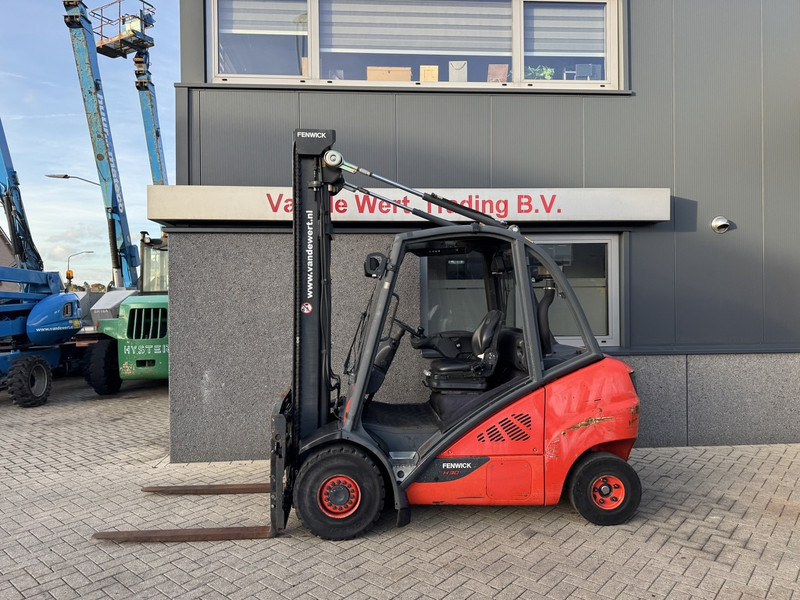 Linde H30D-02 Duplo 450 Sideshift / Vorkversteller VW Diesel 2014 - Stivuitor diesel: Foto 1 Linde H30D-02 Duplo 450 Sideshift / Vorkversteller VW Diesel 2014 - Stivuitor diesel: Foto 1