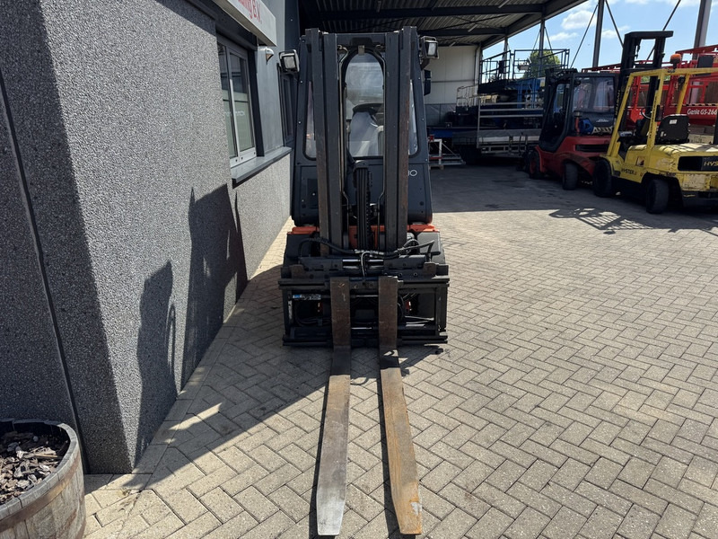Linde H30T- 03 - Stivuitor GPL: Foto 4 Linde H30T- 03 - Stivuitor GPL: Foto 4