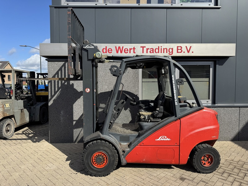 Linde H35D triplo550 Freelift / Sideshift 2007 VW DIESEL - Stivuitor diesel: Foto 5 Linde H35D triplo550 Freelift / Sideshift 2007 VW DIESEL - Stivuitor diesel: Foto 5