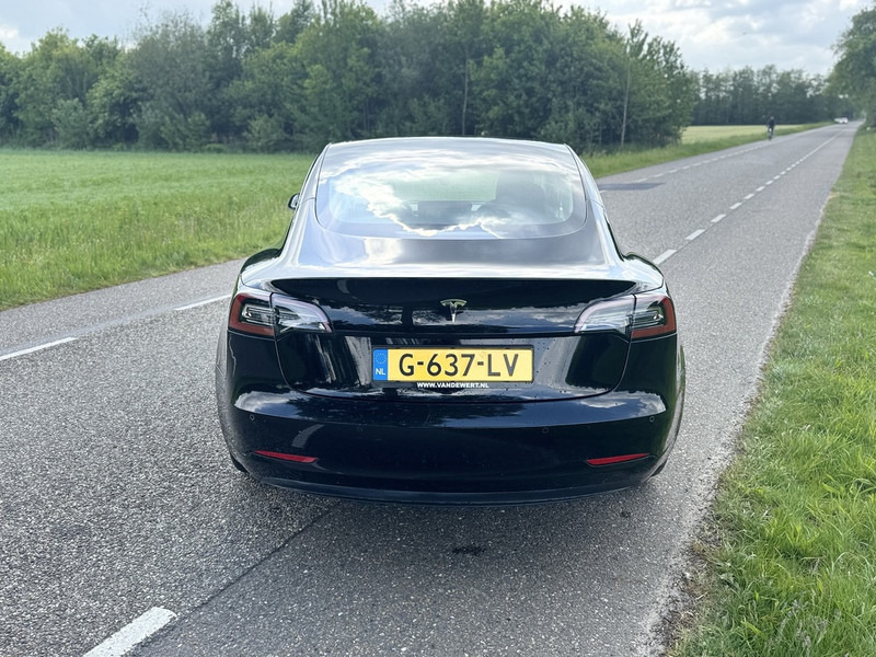 Tesla Model 3 - Automobil: Foto 5 Tesla Model 3 - Automobil: Foto 5