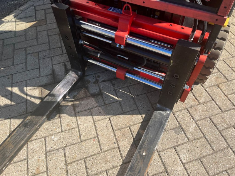 Yale ERP20VF duplo330 sideshift forkpositioner 2016 electrisch - Electrostivuitor: Foto 5 Yale ERP20VF duplo330 sideshift forkpositioner 2016 electrisch - Electrostivuitor: Foto 5
