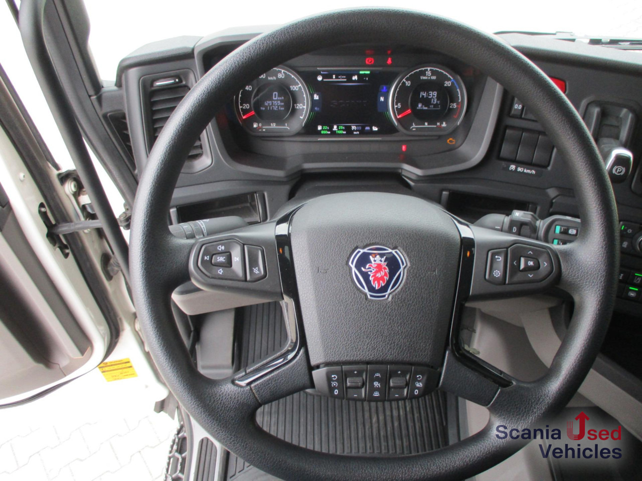 SCANIA R 460 A4x2NA / ADR AT / Navi / LED / Hydr. - Cap tractor: Foto 2 SCANIA R 460 A4x2NA / ADR AT / Navi / LED / Hydr. - Cap tractor: Foto 2