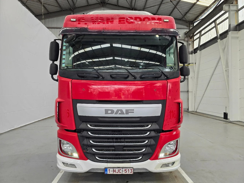 DAF XF 106.460 EURO 6 / RETARDER / PTO / MANUEL / AIRCO - Cap tractor: Foto 2 DAF XF 106.460 EURO 6 / RETARDER / PTO / MANUEL / AIRCO - Cap tractor: Foto 2