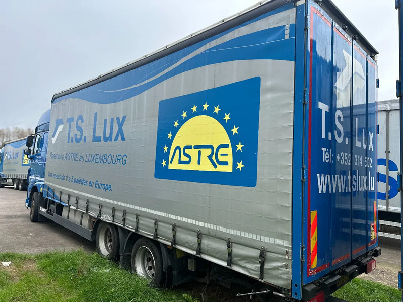 DAF XF 440 DAF XF 440 6x2 / SUPERSPACECAB / KOMBI MIT ANHANGER SCHMITZ 2016 / DURCHLADEN / 2 STUCK - Camion cu prelată: Foto 2 DAF XF 440 DAF XF 440 6x2 / SUPERSPACECAB / KOMBI MIT ANHANGER SCHMITZ 2016 / DURCHLADEN / 2 STUCK - Camion cu prelată: Foto 2