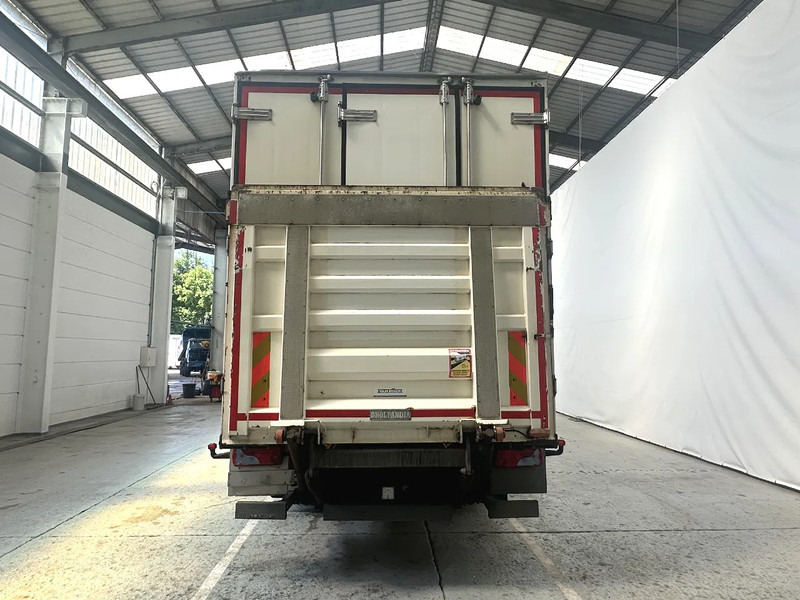 MAN TGX 26.360 steerable lift axles / hefbare stuurasen / essieux relevables directionnels - Camion frigider: Foto 4 MAN TGX 26.360 steerable lift axles / hefbare stuurasen / essieux relevables directionnels - Camion frigider: Foto 4
