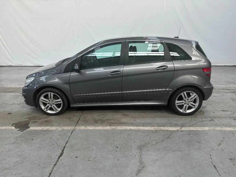 Mercedes-Benz B-Klasse 180 - Berlină/ Sedan: Foto 3 Mercedes-Benz B-Klasse 180 - Berlină/ Sedan: Foto 3