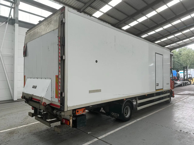 Renault D 12 220 / 264728 km - Camion frigider: Foto 5 Renault D 12 220 / 264728 km - Camion frigider: Foto 5