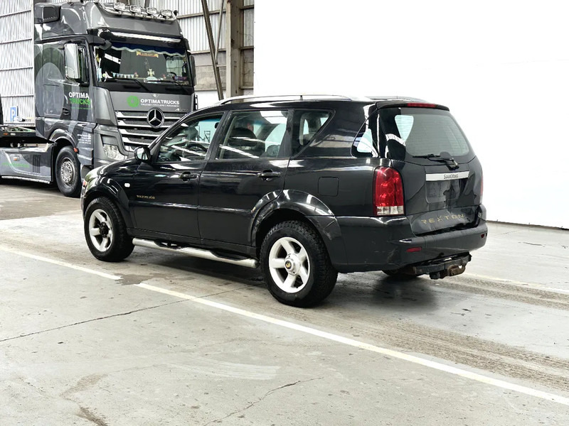 SsangYong Rexton AIRCO / LEATHER / MOTEUR MERCEDES - MERCEDES MOTOR - SUV: Foto 3 SsangYong Rexton AIRCO / LEATHER / MOTEUR MERCEDES - MERCEDES MOTOR - SUV: Foto 3