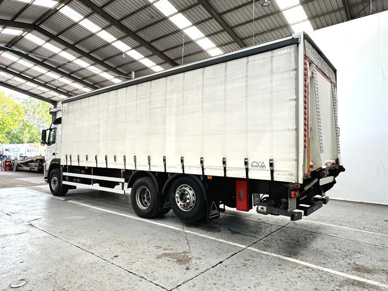 Volvo FM 330 / Essieu relevable et directionnel / Steerable lift axle / Lift as en stuuras - Camion cu prelată: Foto 3 Volvo FM 330 / Essieu relevable et directionnel / Steerable lift axle / Lift as en stuuras - Camion cu prelată: Foto 3