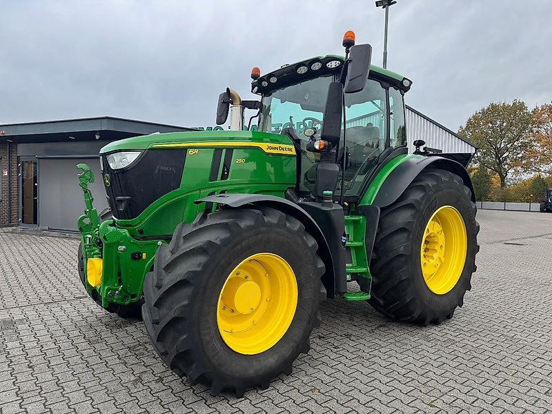 John Deere 6R250 AP 50KM COMMAN-PRO FH+FA G5-PLUS 2024 765 UUR!!! - Tractor agricol: Foto 1 John Deere 6R250 AP 50KM COMMAN-PRO FH+FA G5-PLUS 2024 765 UUR!!! - Tractor agricol: Foto 1