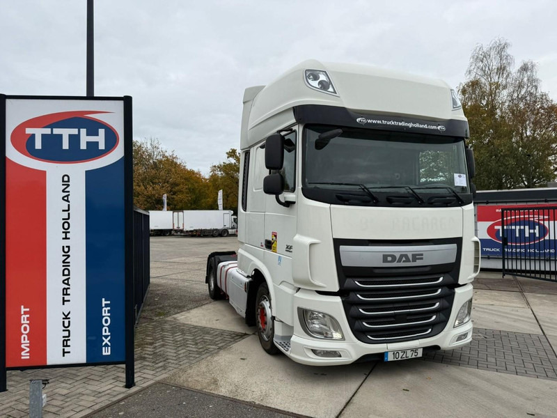 DAF XF460 SuperSpaceCab Intarder 2x fueltank - Cap tractor: Foto 1 DAF XF460 SuperSpaceCab Intarder 2x fueltank - Cap tractor: Foto 1