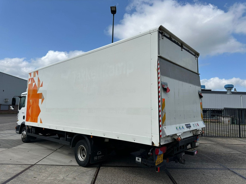 MAN TGL 12.220 4X2 BB Box + Taillift Manual gearbox NL Truck - Camion furgon: Foto 4 MAN TGL 12.220 4X2 BB Box + Taillift Manual gearbox NL Truck - Camion furgon: Foto 4