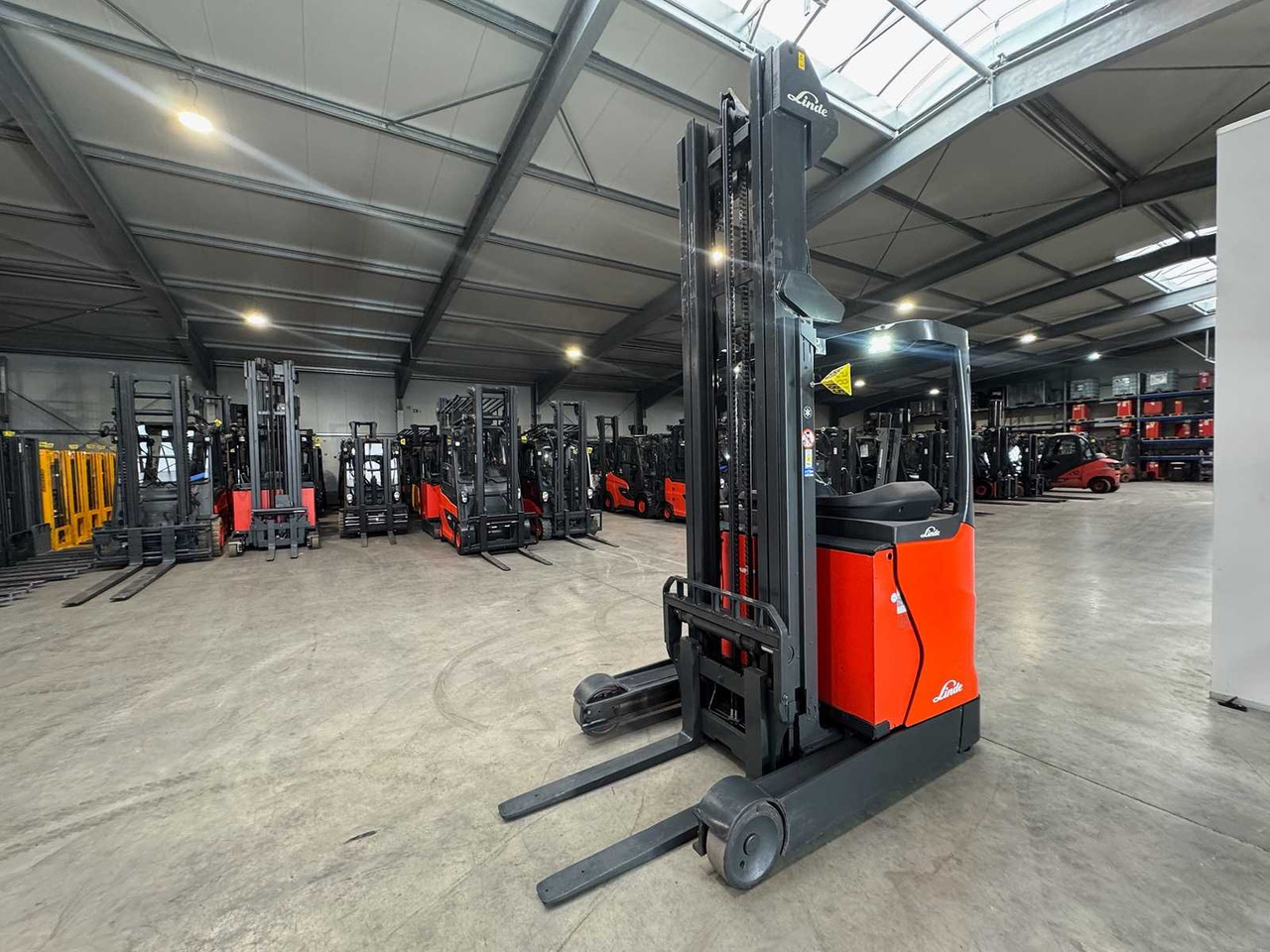 04/2019 SERVICE + UVV 11/2026 LINDE R16 1,600KG TRIPLEX 505CM RAVAS SCALES ELECTRIC FORKLIFT REACH TRUCK 3,671 HOURS - Motostivuitor: Foto 2 04/2019 SERVICE + UVV 11/2026 LINDE R16 1,600KG TRIPLEX 505CM RAVAS SCALES ELECTRIC FORKLIFT REACH TRUCK 3,671 HOURS - Motostivuitor: Foto 2