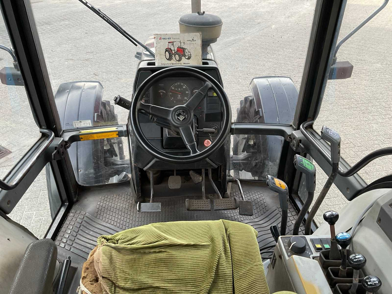 Tractor agricol 1996 VALMET 6400 HI-TROL ALL-WHEEL DRIVE FARM TRACTOR: Foto 17