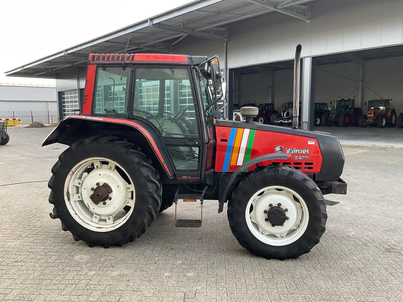 1996 VALMET 6400 HI-TROL ALL-WHEEL DRIVE FARM TRACTOR - Tractor agricol: Foto 5 1996 VALMET 6400 HI-TROL ALL-WHEEL DRIVE FARM TRACTOR - Tractor agricol: Foto 5