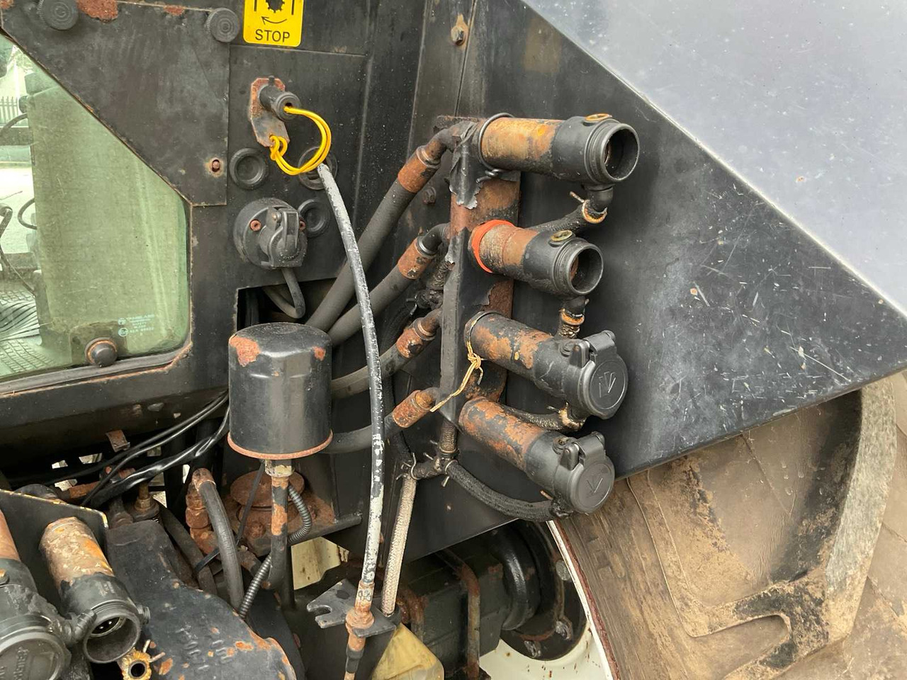 Tractor agricol 1996 VALMET 6400 HI-TROL ALL-WHEEL DRIVE FARM TRACTOR: Foto 15