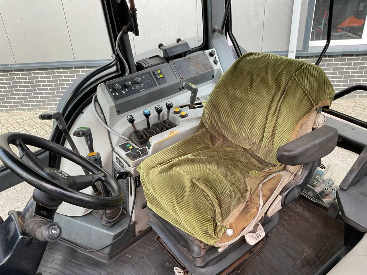 Tractor agricol 1996 VALMET 6400 HI-TROL ALL-WHEEL DRIVE FARM TRACTOR: Foto 19