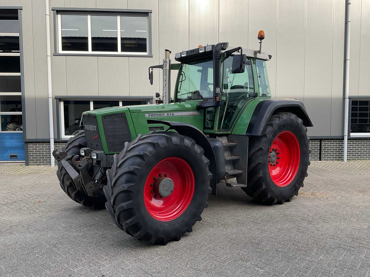 2000 FENDT FAVORIT 816 ALL-WHEEL DRIVE AGRICULTURAL TRACTOR - Tractor agricol: Foto 1 2000 FENDT FAVORIT 816 ALL-WHEEL DRIVE AGRICULTURAL TRACTOR - Tractor agricol: Foto 1