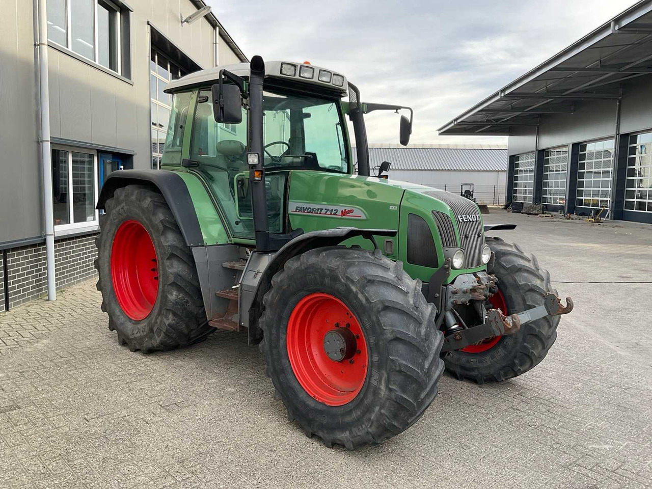 2000 FENDT VARIO 712 ALL-WHEEL DRIVE FARM TRACTOR - Tractor agricol: Foto 4 2000 FENDT VARIO 712 ALL-WHEEL DRIVE FARM TRACTOR - Tractor agricol: Foto 4
