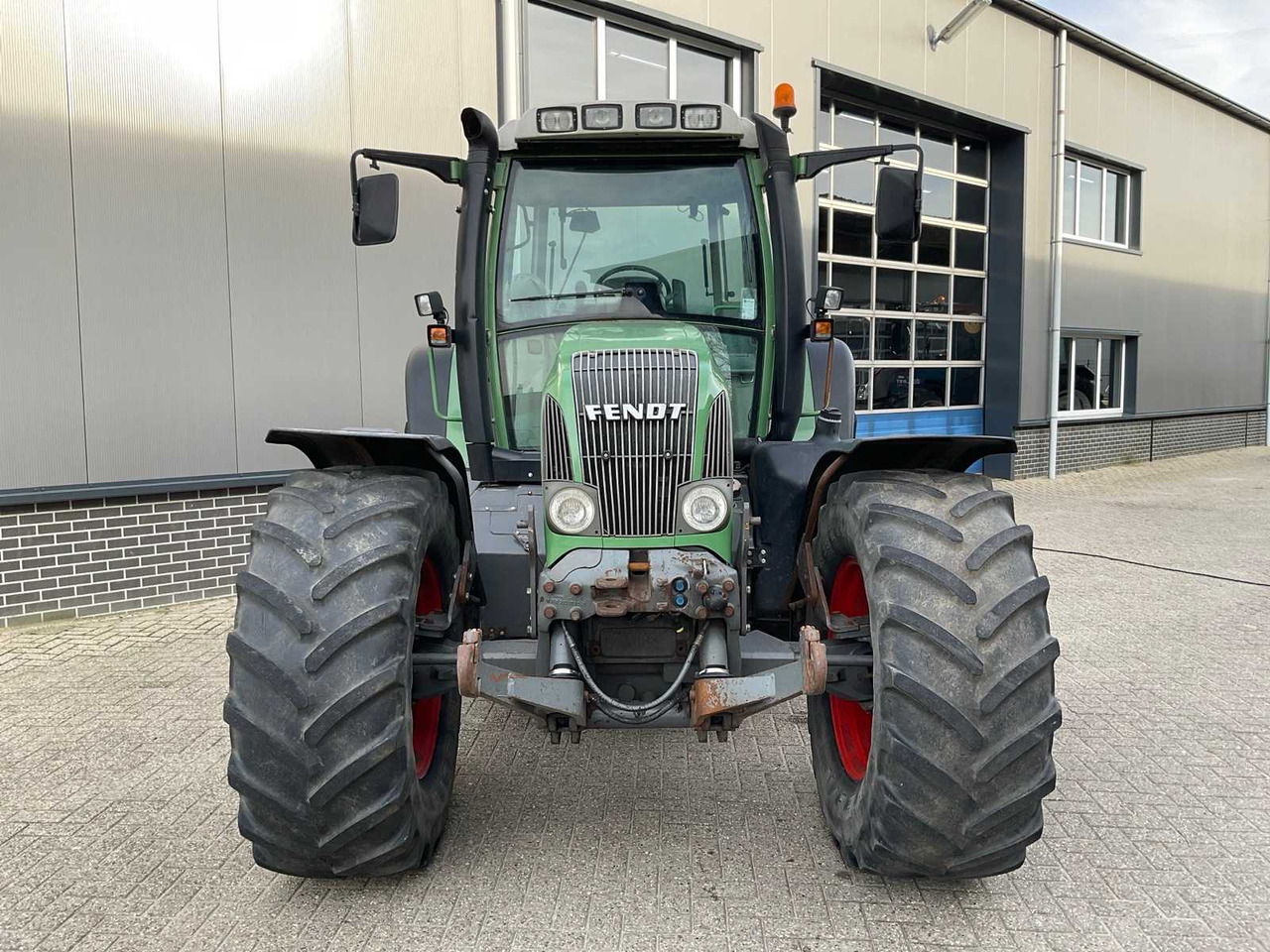 2000 FENDT VARIO 712 ALL-WHEEL DRIVE FARM TRACTOR - Tractor agricol: Foto 3 2000 FENDT VARIO 712 ALL-WHEEL DRIVE FARM TRACTOR - Tractor agricol: Foto 3
