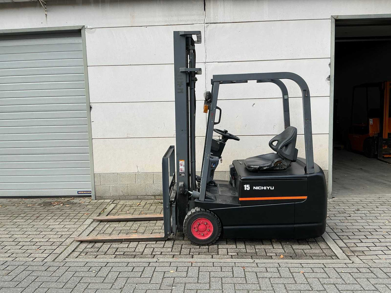 2000 NICHIYU 15 FORKLIFT - Motostivuitor: Foto 4 2000 NICHIYU 15 FORKLIFT - Motostivuitor: Foto 4